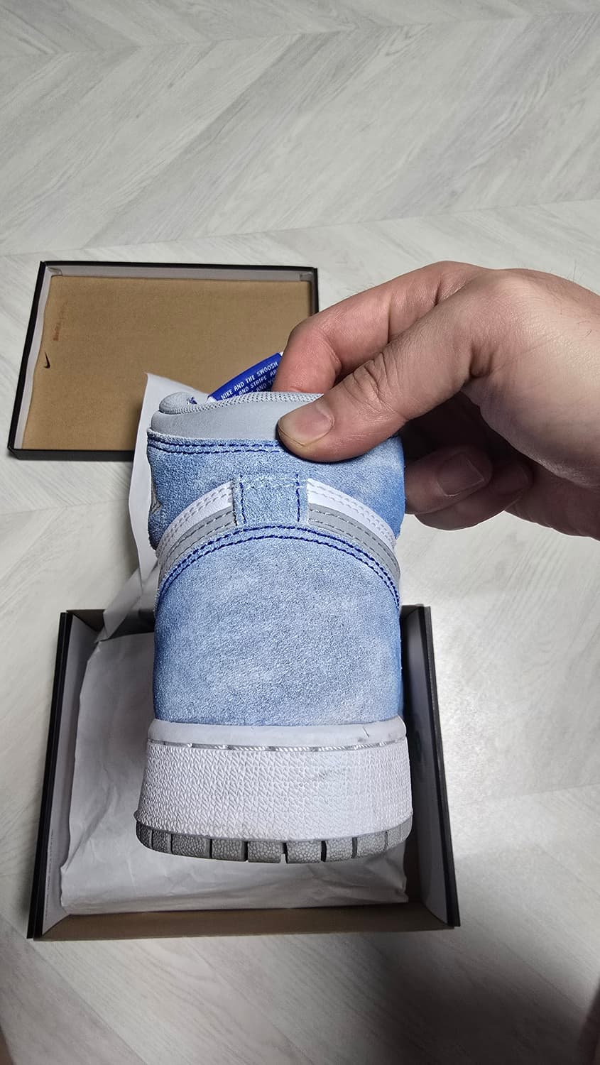 조던1 하이 하이퍼로얄 235사이즈 상품이미지3