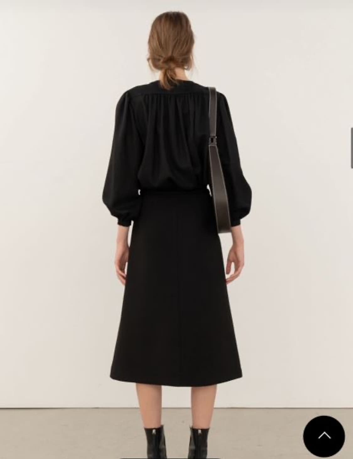킨더살몬  gather blouse black 상품이미지3