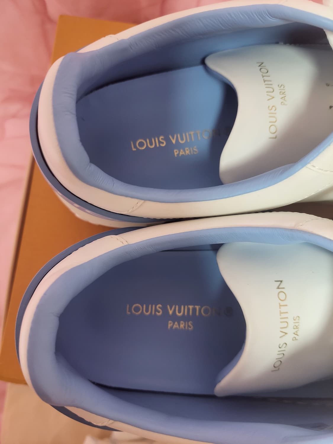 정품)급처명품세탁완료상태좋음!루이비통 리본 타임아웃 태연 스니커즈 운동화 상품이미지6