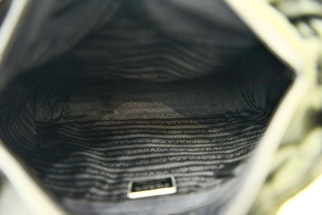 프라다 포코노 카키 숄더백 (정품) 상품이미지10