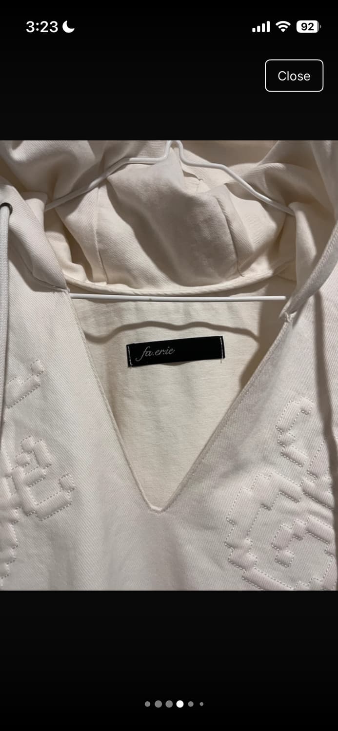 샵페어리 브이넥 자수 후드티 화이트 shop faerie 상품이미지4