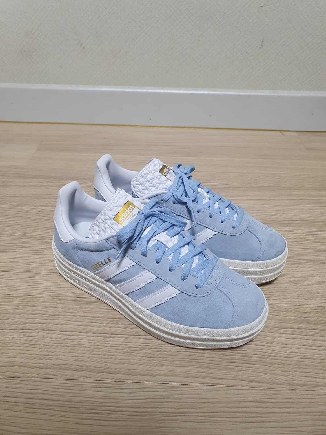 아디다스 가젤 볼드 클리어 스카이 235 상품이미지2