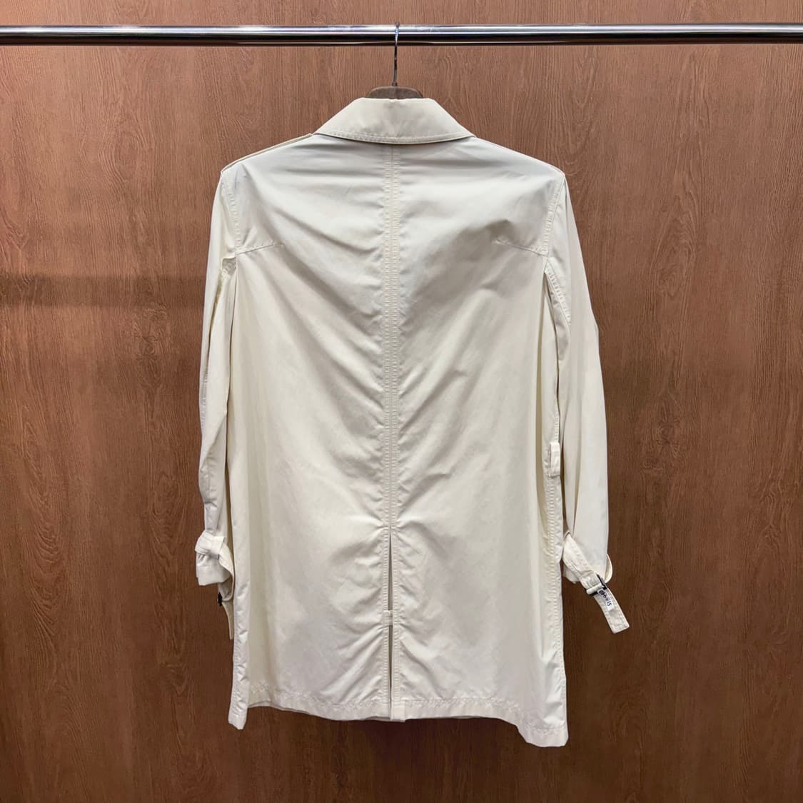 아르마니 꼴레지오니 트렌치 자켓 견장 스틸 스트랩 디테일 아이보리 상품이미지3