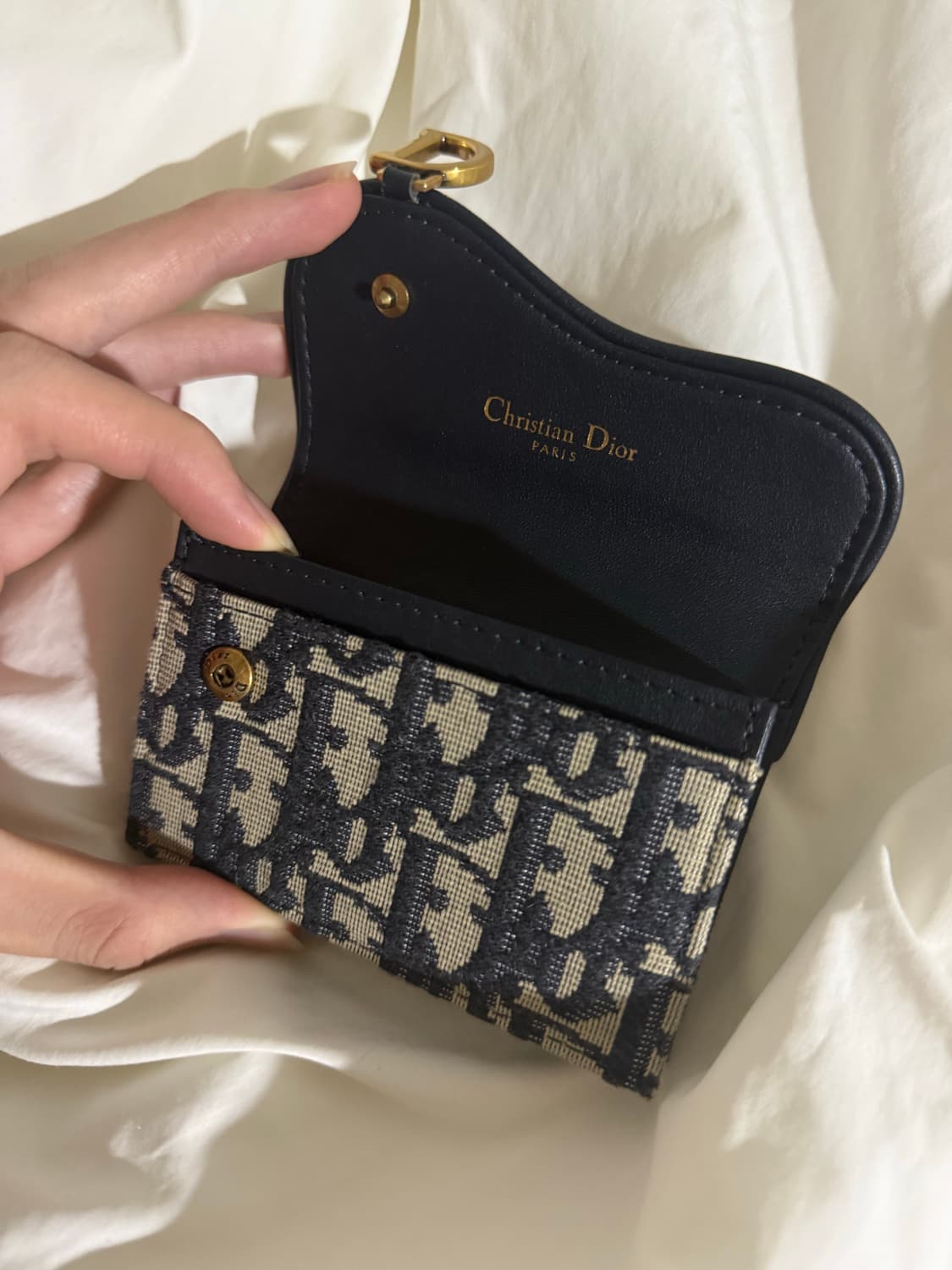 디올 오블리크 새들 플랩 카드지갑 [정품] 상품이미지3