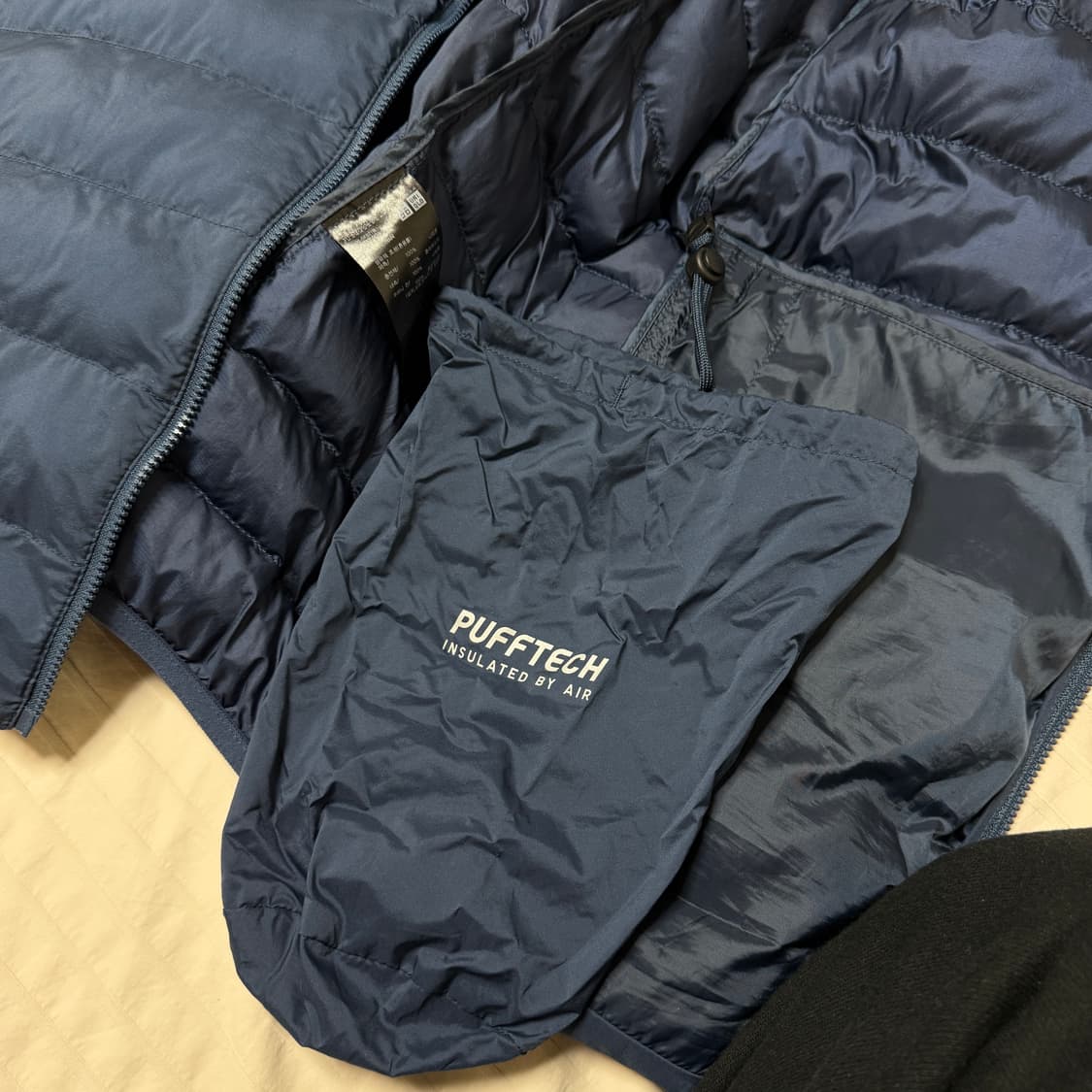 유니클로 퍼프테크 패딩 블루 XL사이즈 상품이미지5
