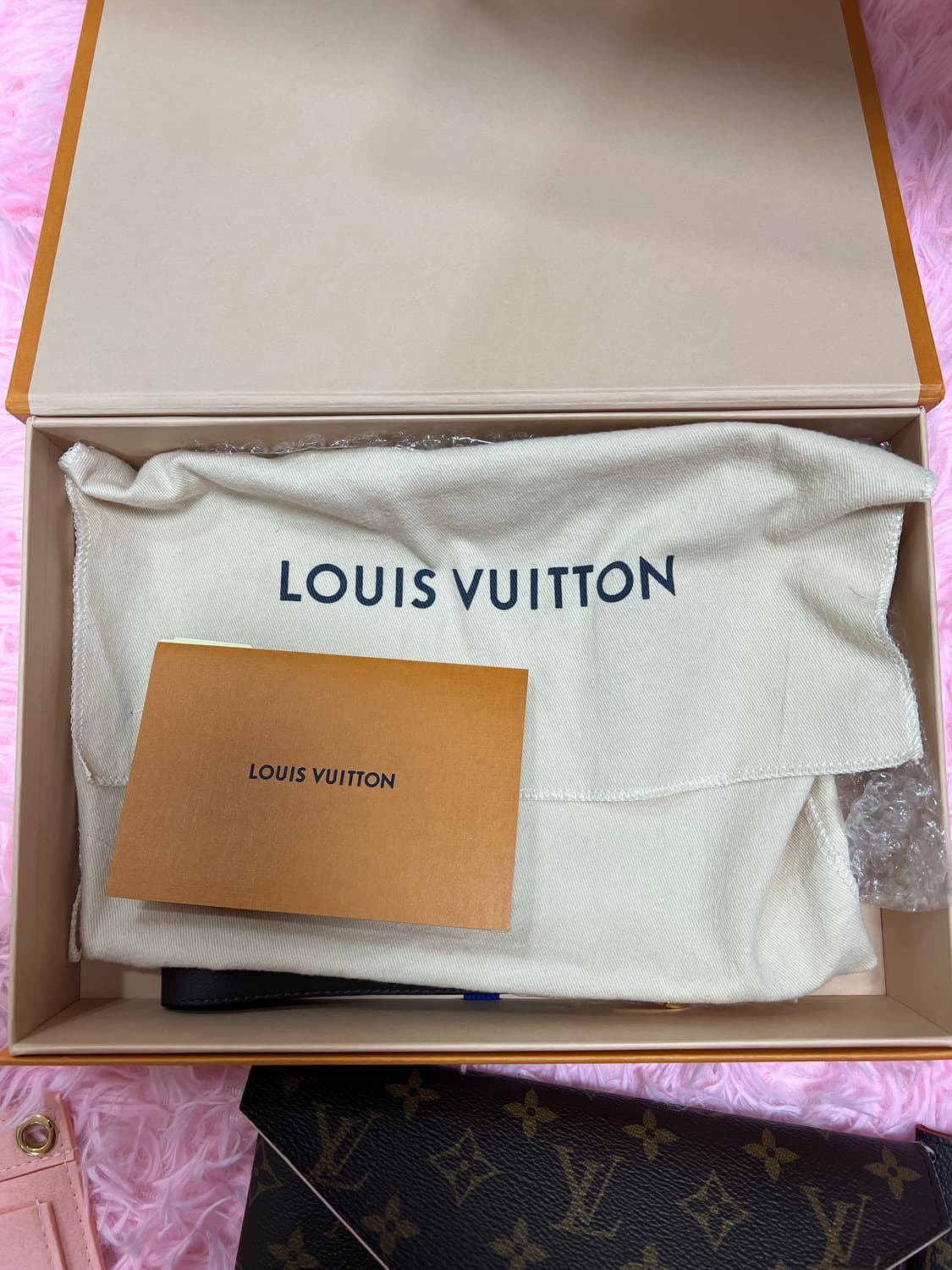 루이비통 키리가미 클러치 중,대 사이즈 상품이미지3