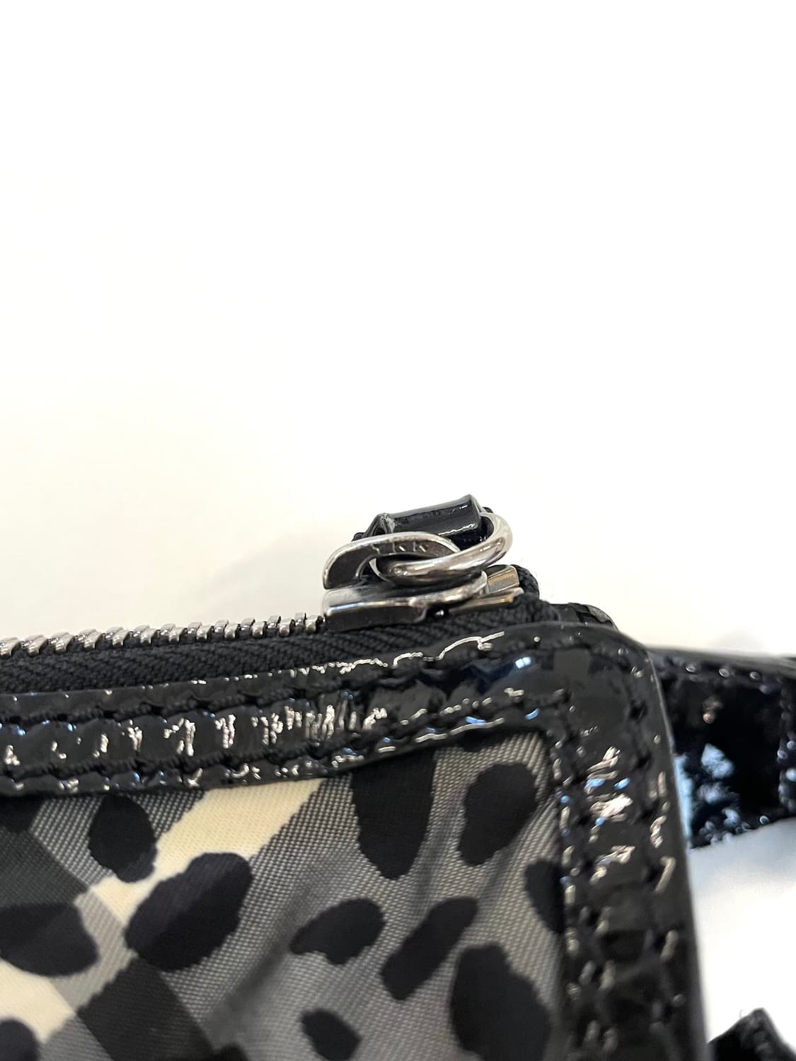 버버리 프로섬 애니멀 비트백 상품이미지4