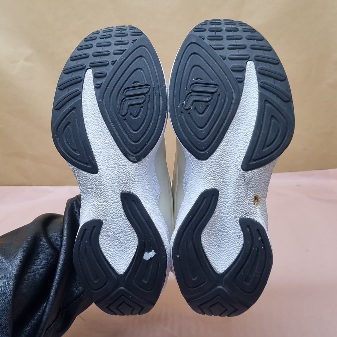 휠라 뉴런3 운동화 230 상품이미지3