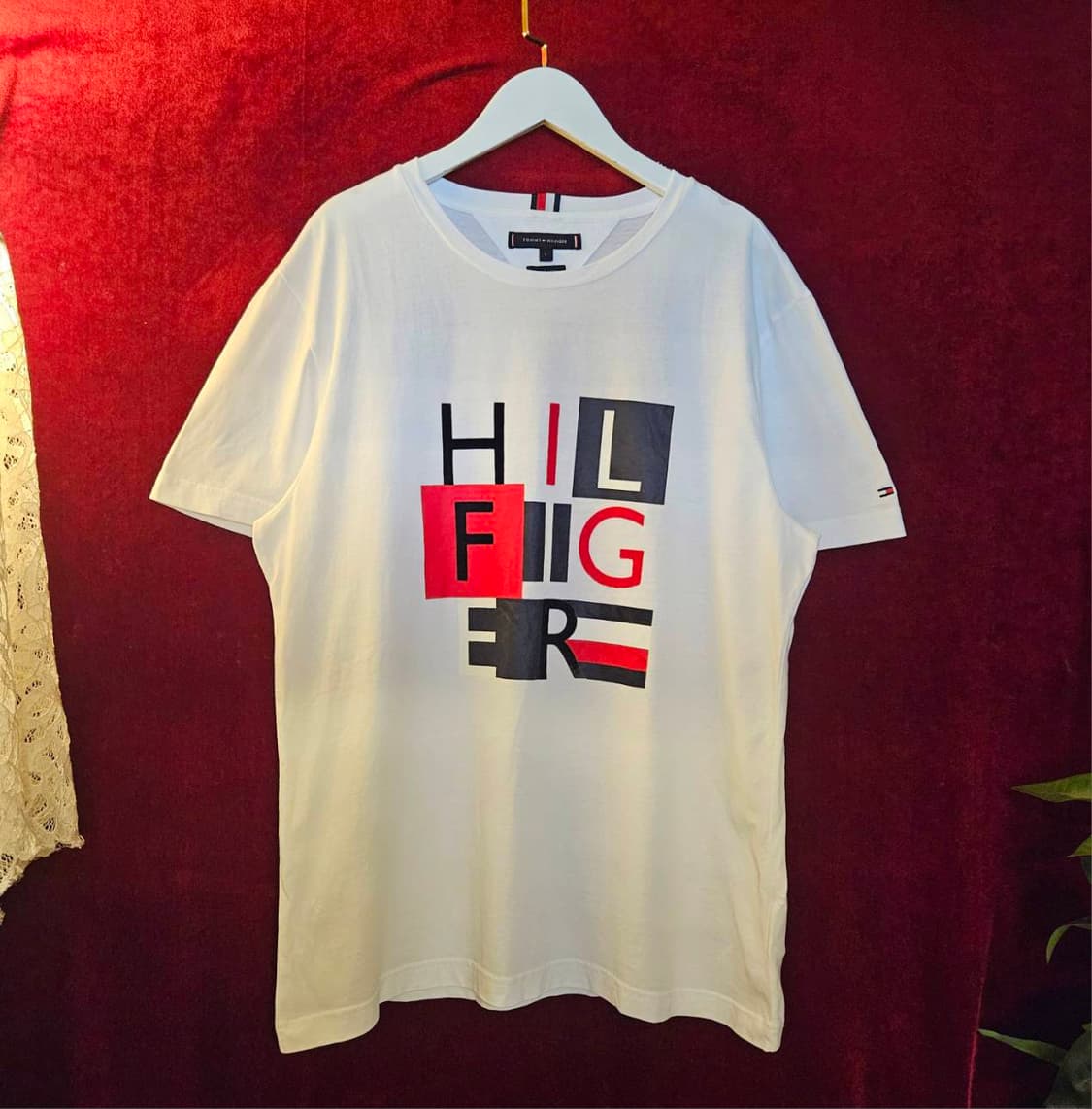 타미힐피거 빅 프린팅 라운드넥 반팔 티셔츠 L size 상품이미지1