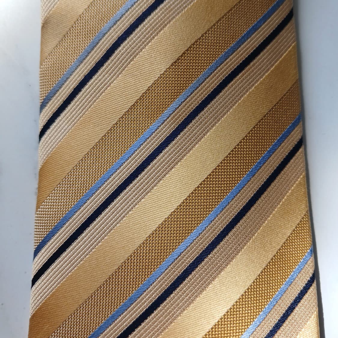 아쿠아스큐텀 넥타이 골드 스트라이프 A+~A등급 E895
 상품이미지6