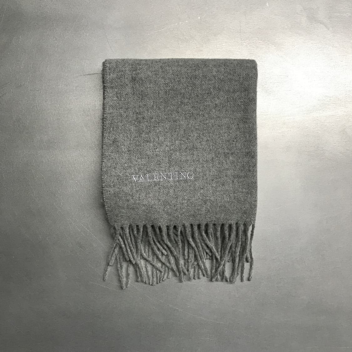 발렌티노 로고 그레이 머플러 상품이미지2