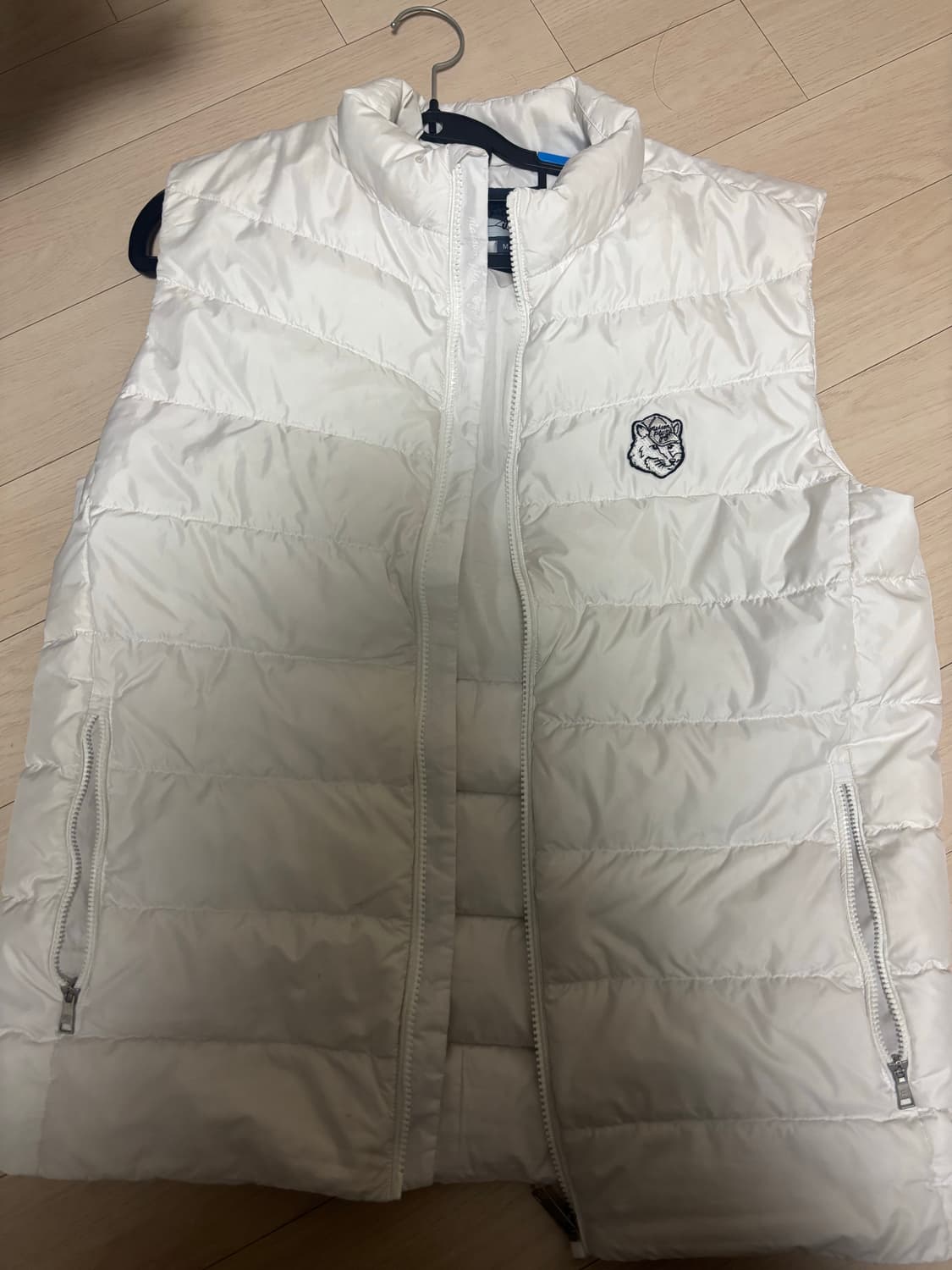 메종키츠네 경량 조끼 패딩 상품이미지1