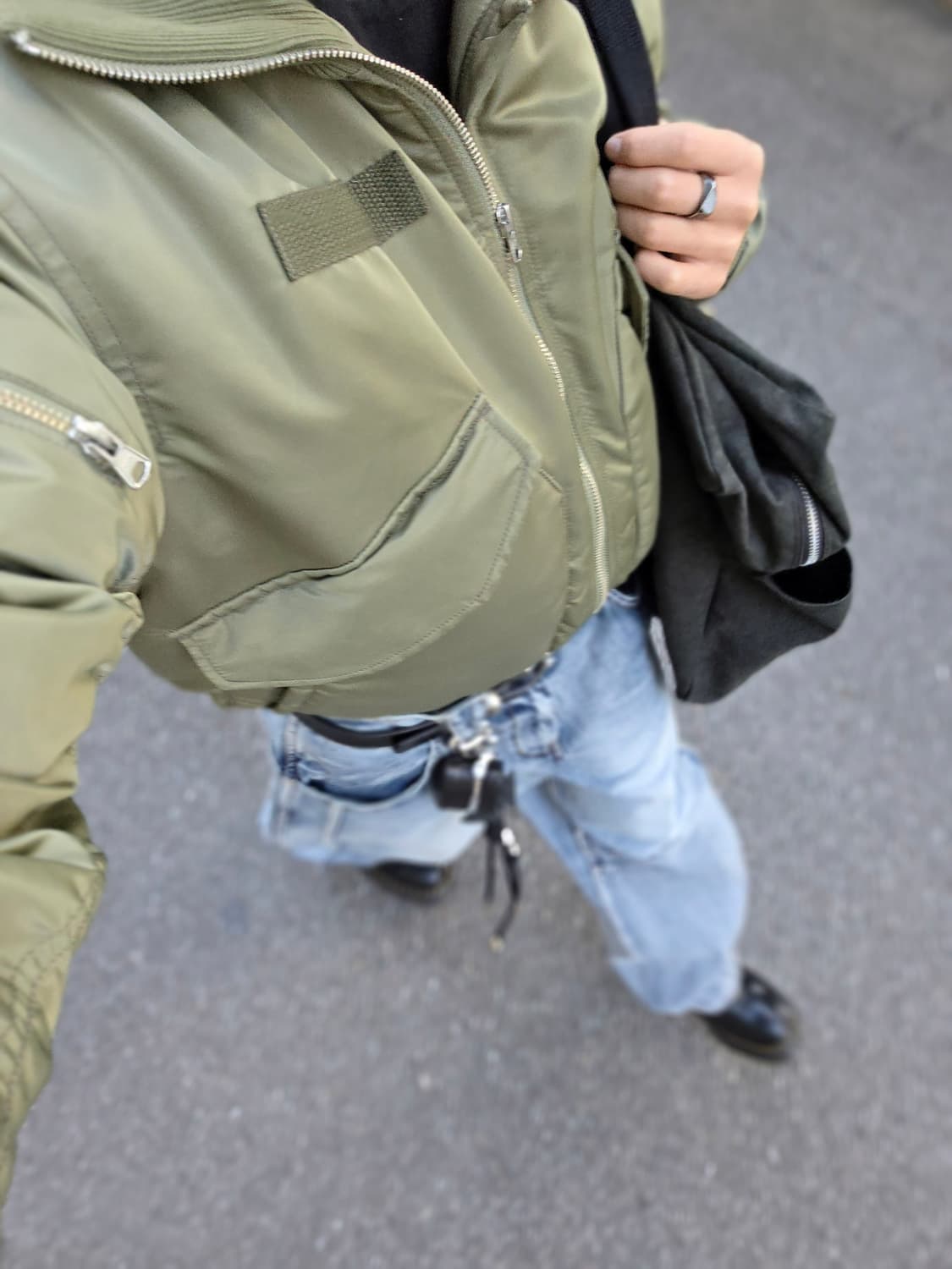 벨리에 랜더 플라이트 자켓 - 카키 팝니다 상품이미지2