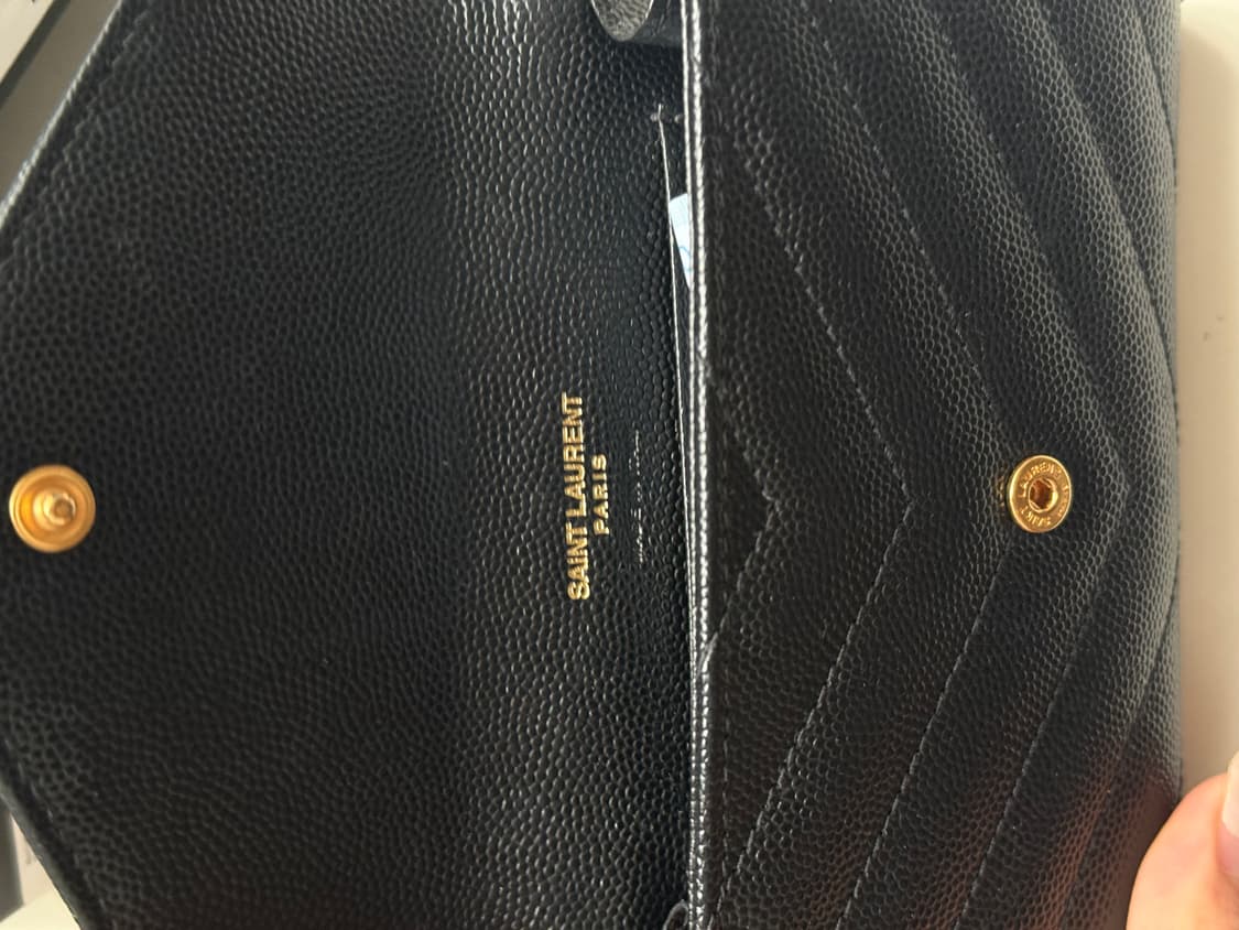 입생로랑 마틀라세 엔벨로프 중지갑 블랙 상품이미지5