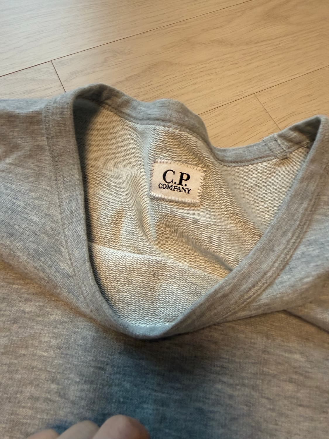 cp컴퍼니 맨투맨  상품이미지2