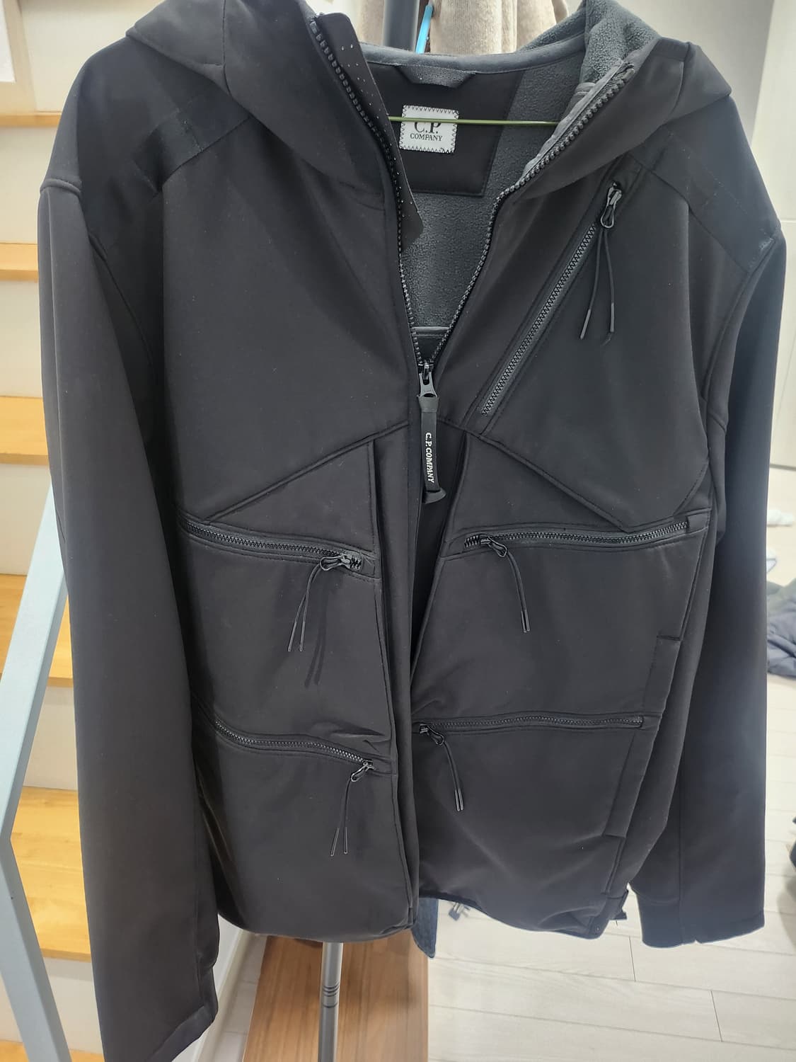 Cp컴퍼니 소프트쉘 고글 후드 자켓 상품이미지1