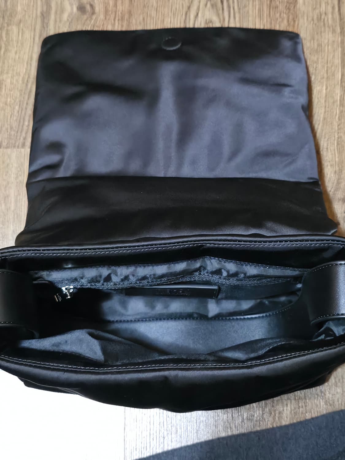 디젤 패디드 크로스백 상품이미지3