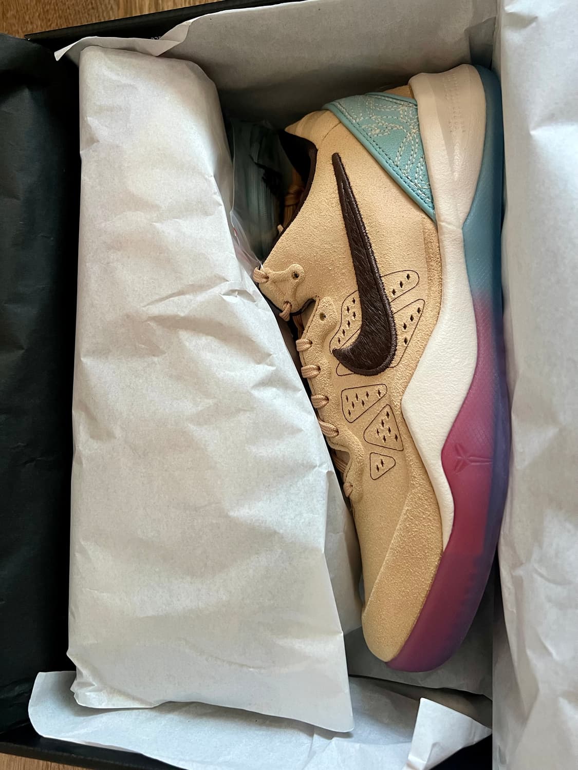 275)새상품 나이키 코비8 프로트로 시엠플레바로크 브라운 상품이미지7