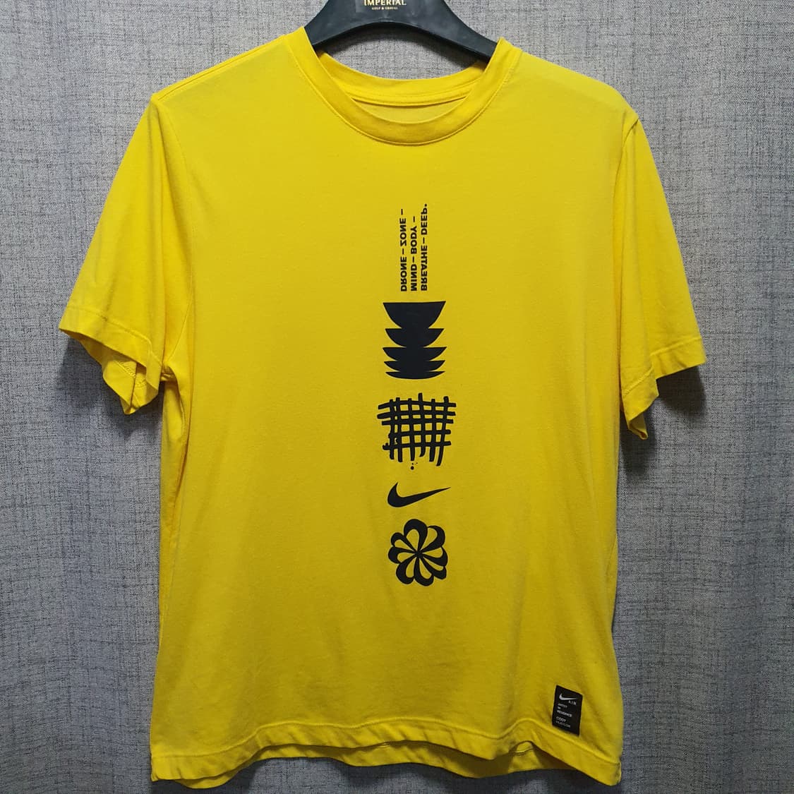 나이키에어 드라이핏 옐로우 반팔 티셔츠 프린팅  상품이미지2