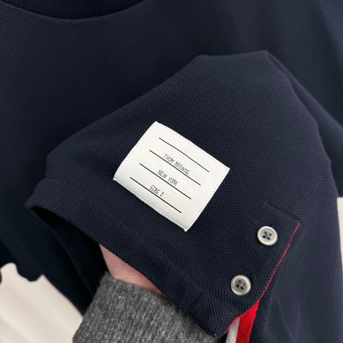 [3] 톰브라운 백삼선 반팔 티셔츠 상품이미지4