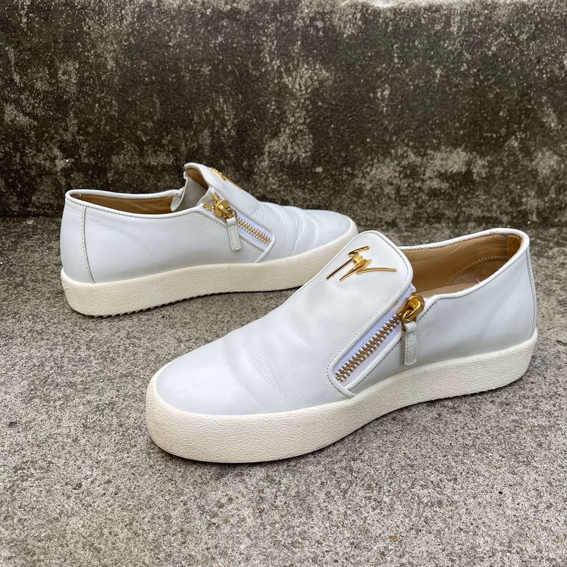 [40.5] Giuseppe Zanotti 지퍼 디테일 레더 슬립온 상품이미지5