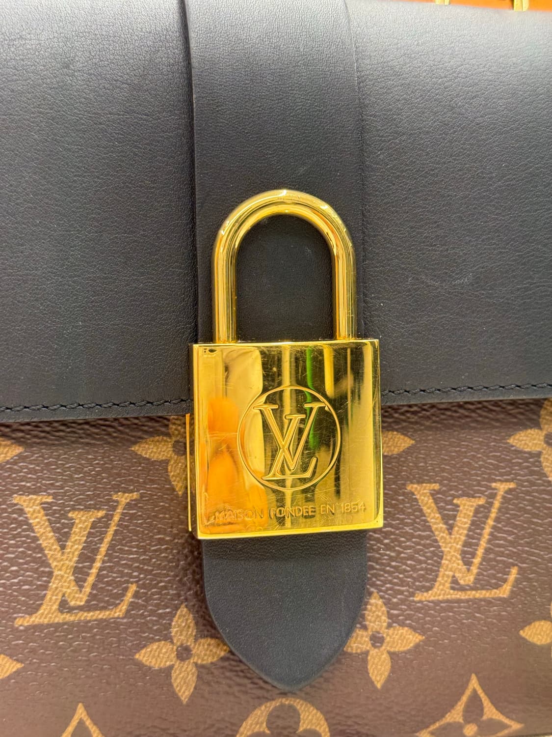 [OS] 루이비통 모노그램 록키 BB 토트 크로스백 상품이미지6