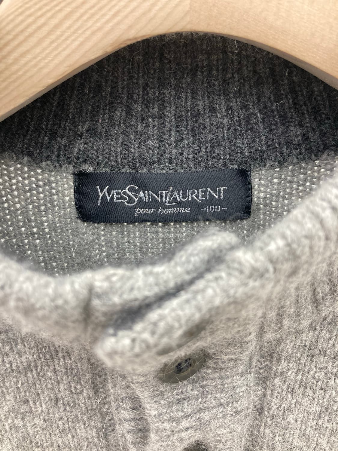 입생로랑 ysl 버튼 니트 상품이미지4