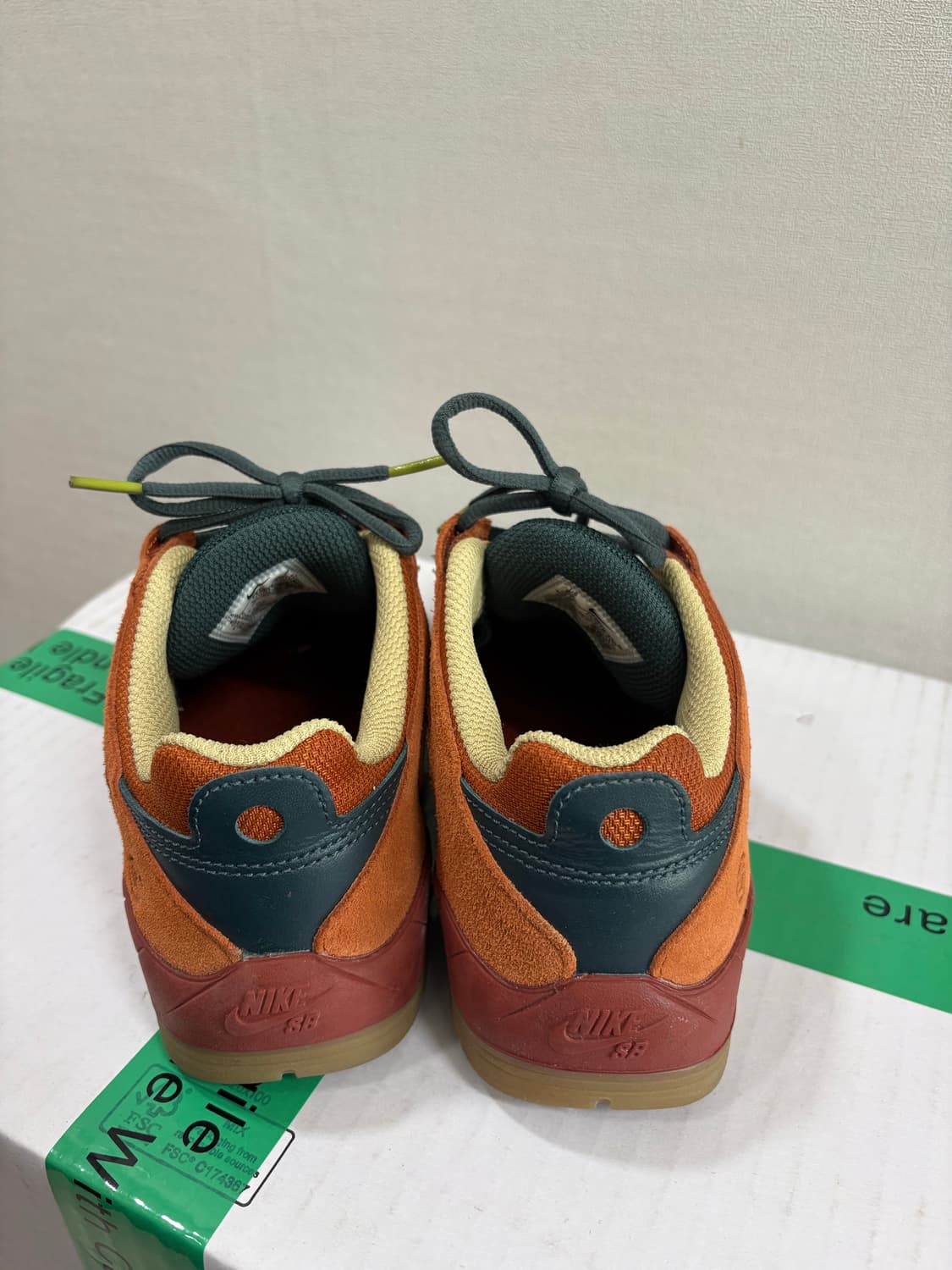 나이키 버터브레 벽돌색 상품이미지3