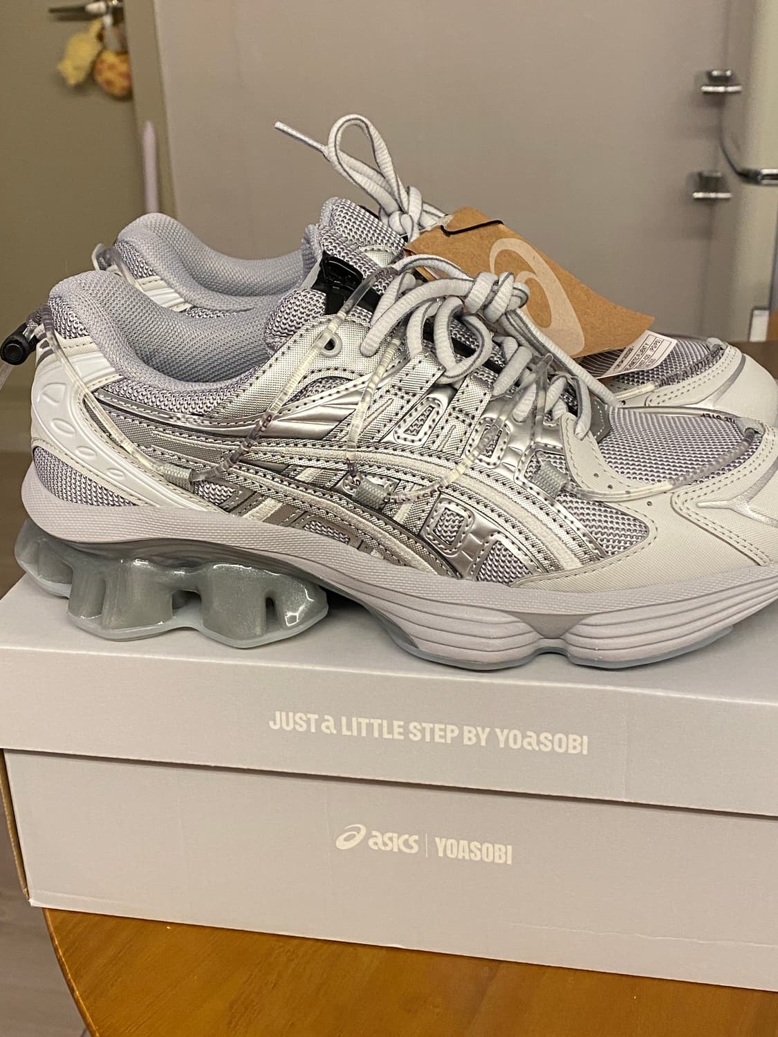 아식스 X 요아소비 젤 키네틱 플루언트 Y  상품이미지1