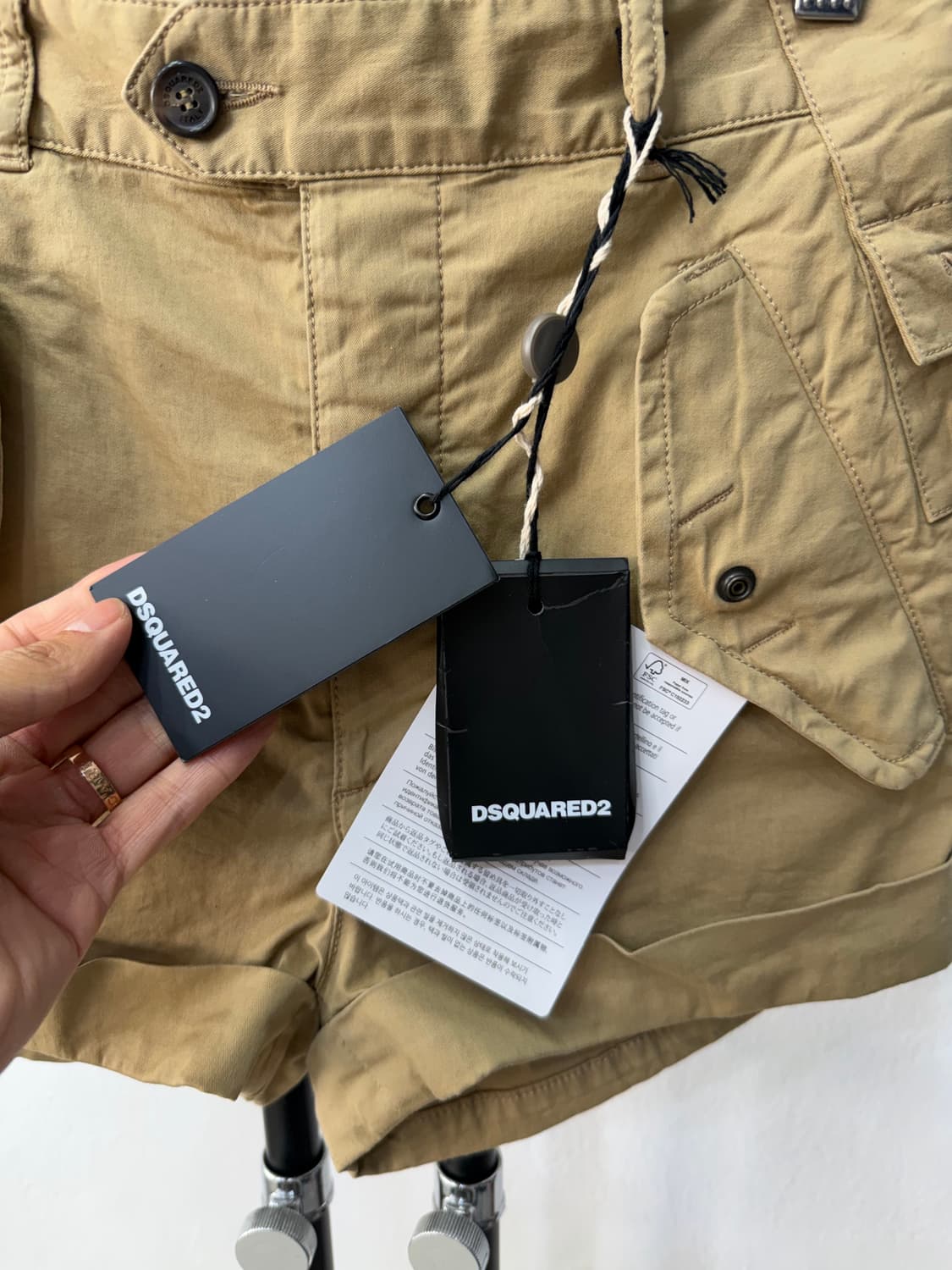 새제품) 디스퀘어드2 정품 여성 카키색 반바지 38(24-25) 상품이미지4