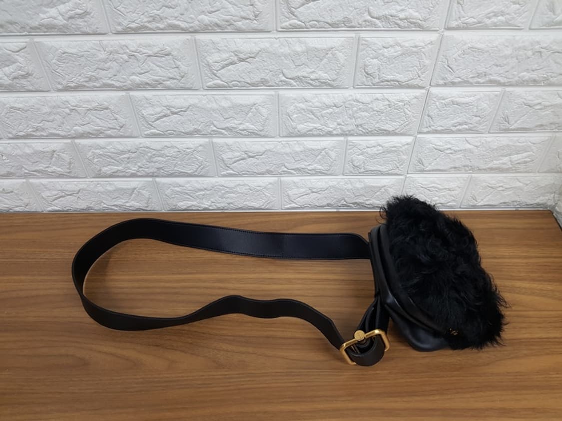 OSOI 오소이 미니 브로트백 (양모 퍼 숄더백 &크로스백) 상품이미지2