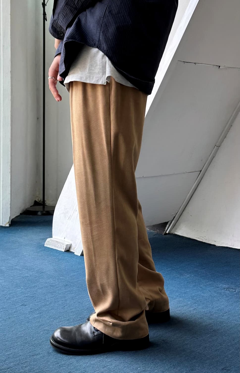 Fake suede 2 pleats trousers 상품이미지4