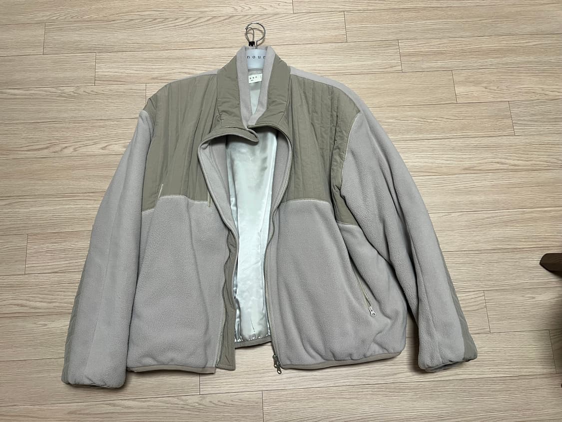 Noun wide silhouette fleece (beige) 2사이즈 상품이미지1