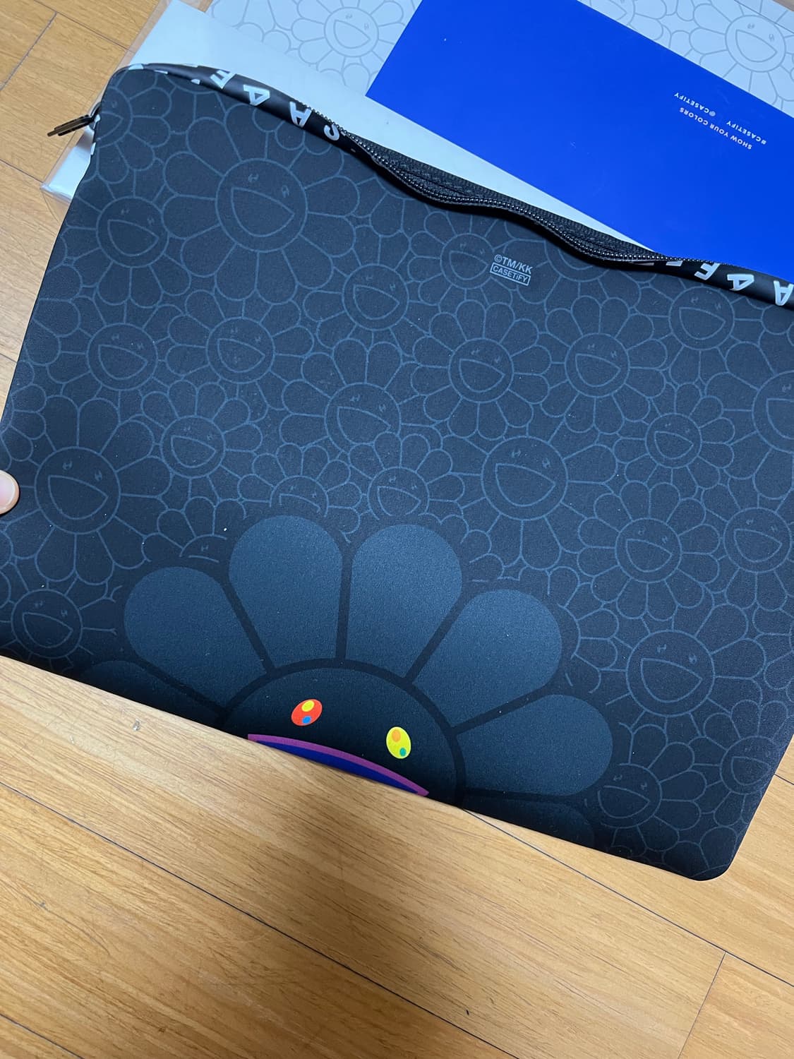 케이스티파이 무라카미타카시 한정판 블랙 스마일 13인치 파우치 상품이미지3