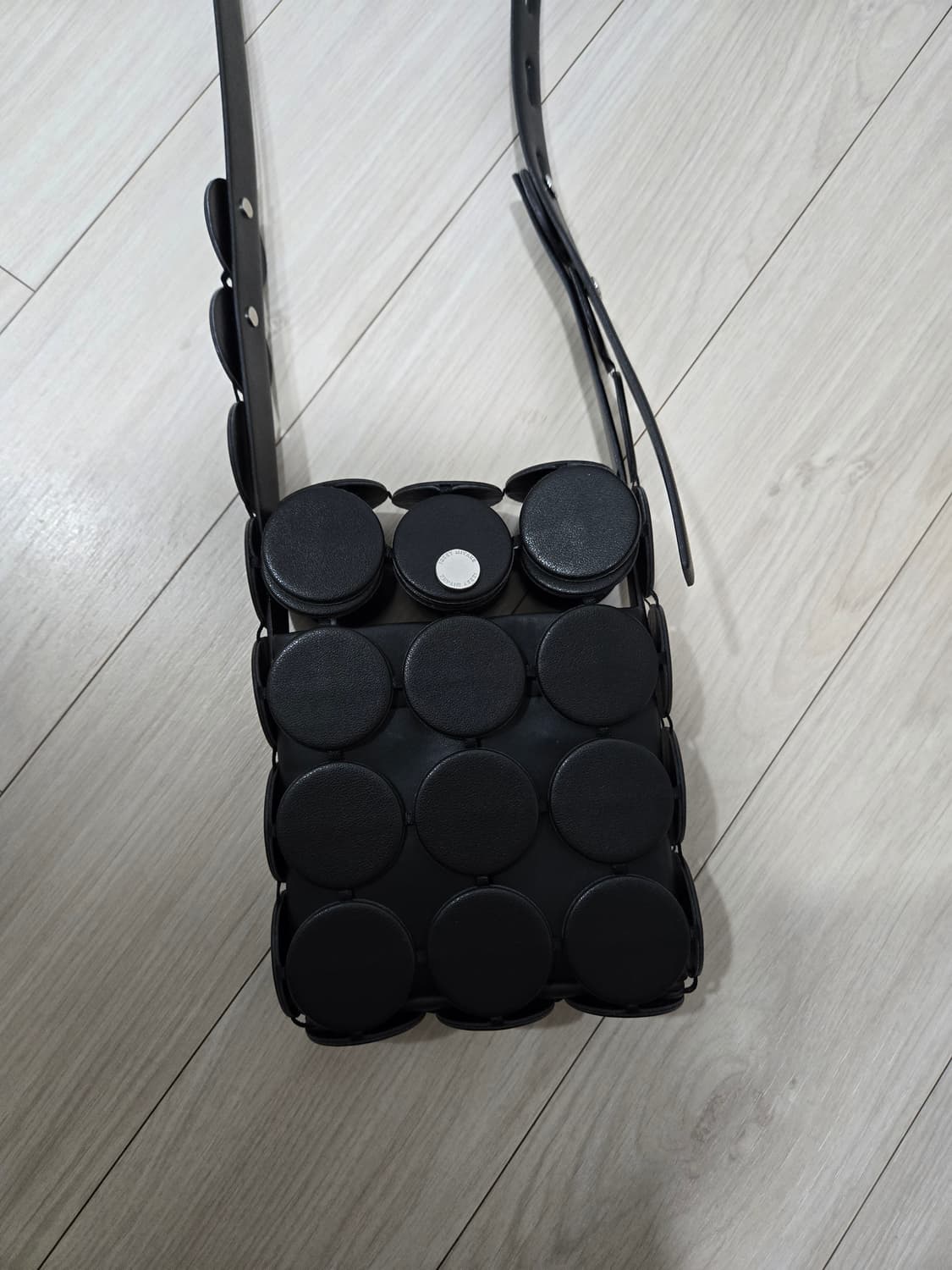 이세이미야케 미니크로스백 상품이미지1