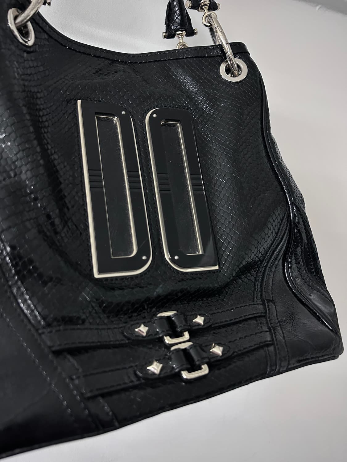 닥스 파이톤 페이던트 레더 핸드백 상품이미지2