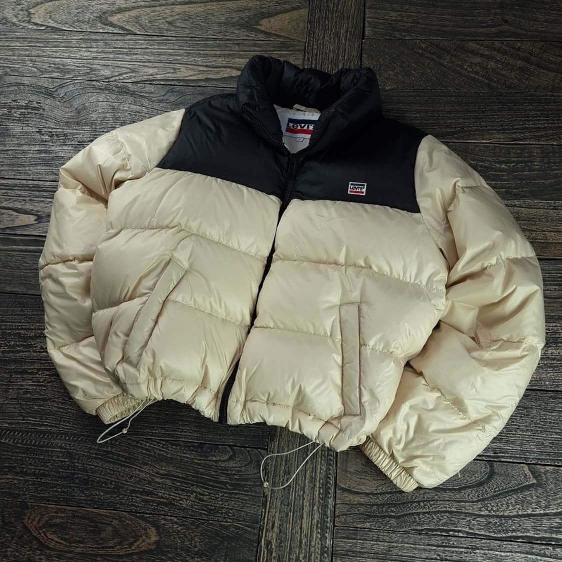 [리바이스] 로고 패치 덕다운 크롭 푸퍼 다운 숏 패딩 M18239 상품이미지1