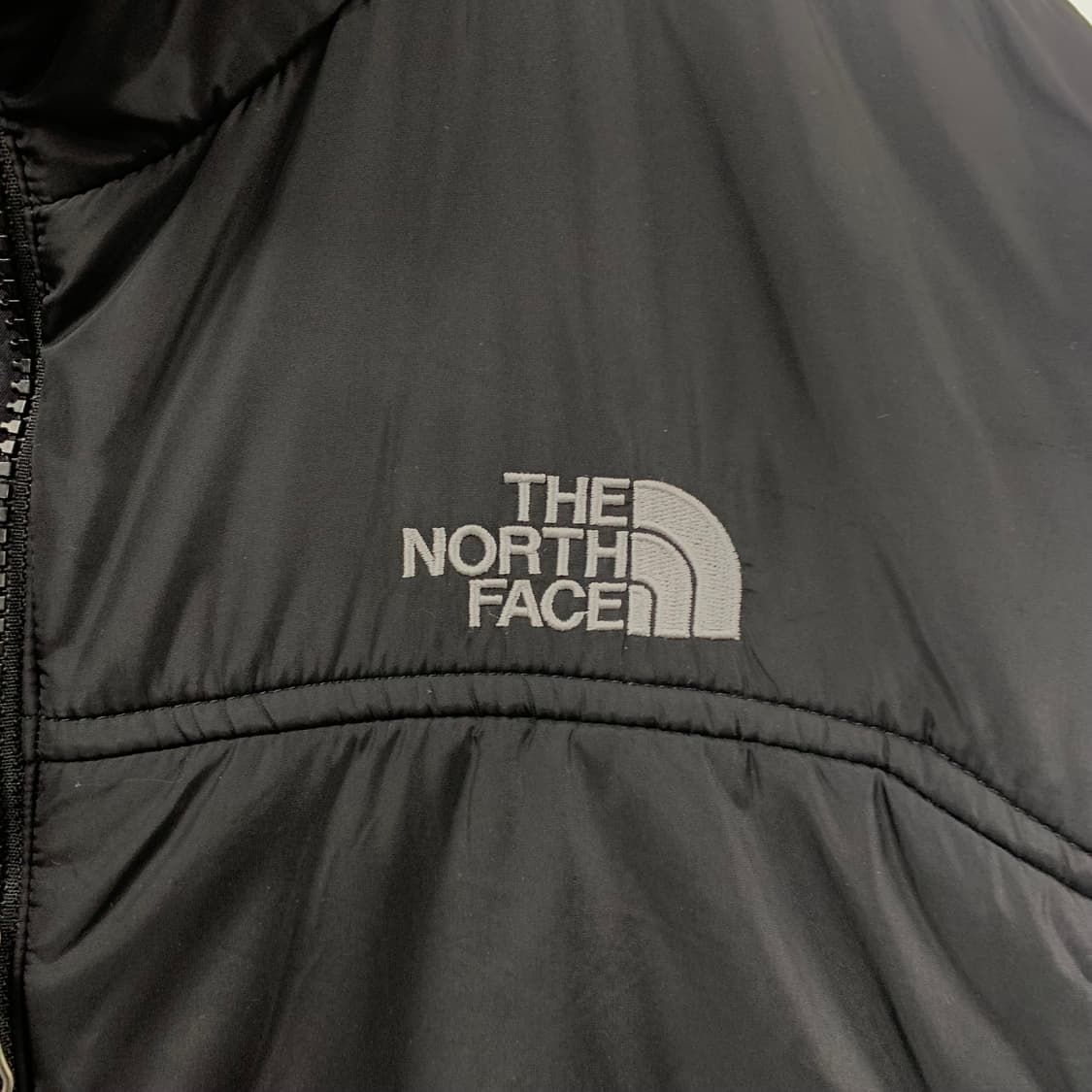 노스페이스 블랙 경량 패딩 상품이미지4