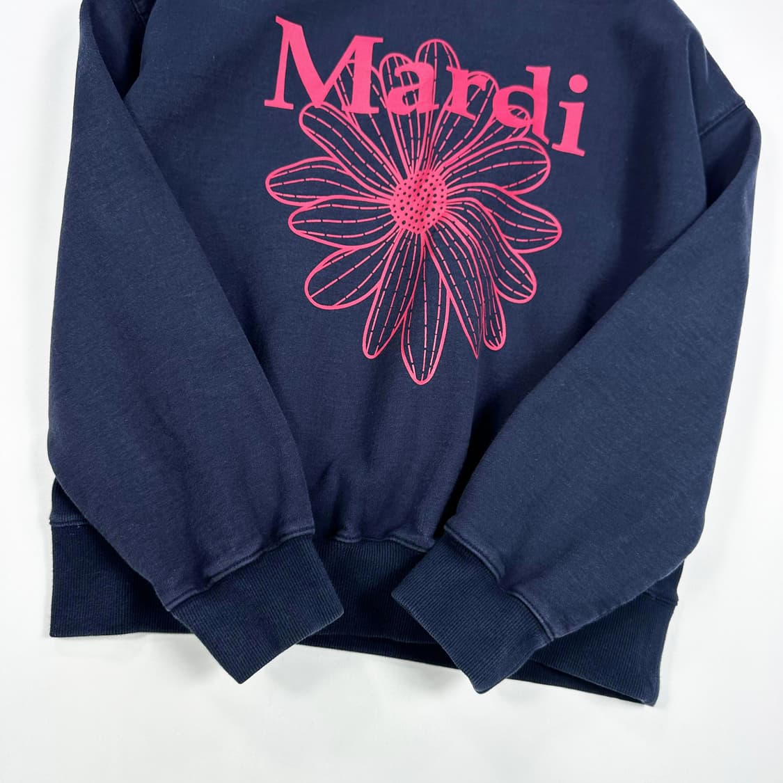 마르디 메크르디 플라워 네이비 맨투맨 (Free 여성추천) 상품이미지4