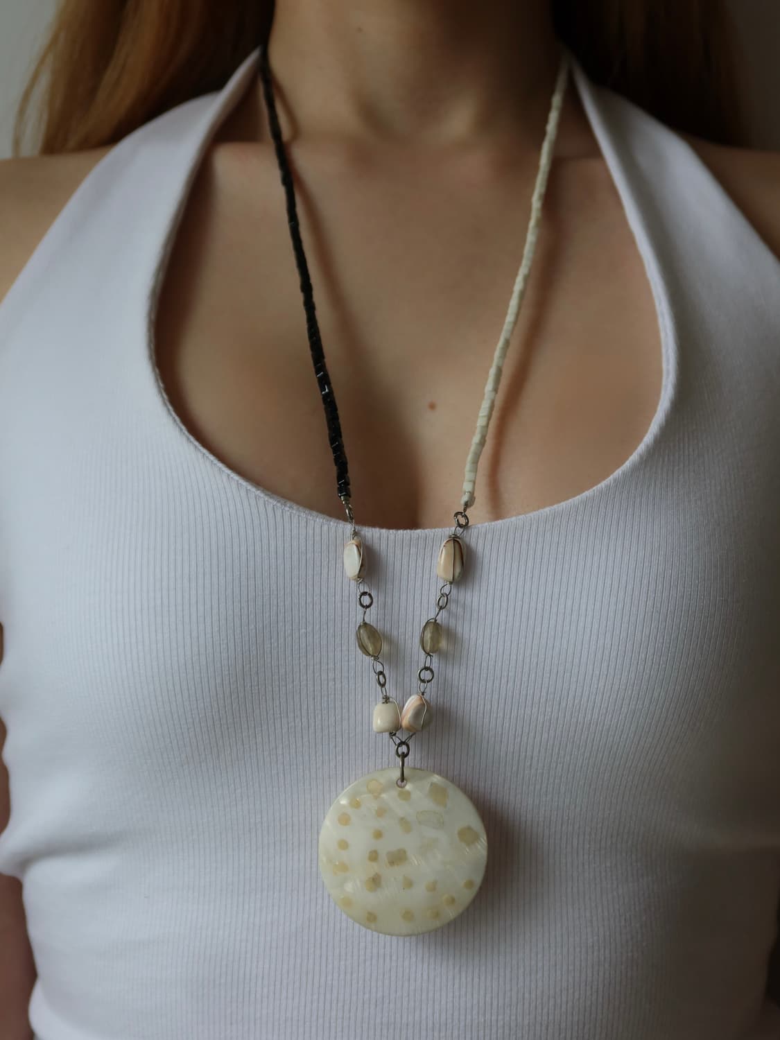 dual tone shell necklace 상품이미지1