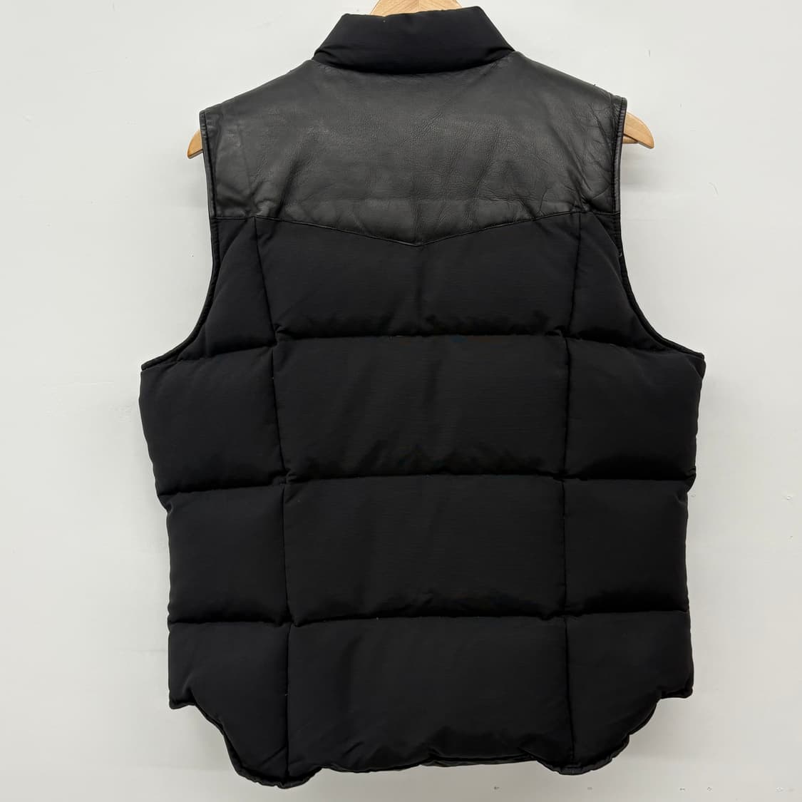 무스너클 블랙 레더 패딩 조끼 L(감정서 포함) 상품이미지6