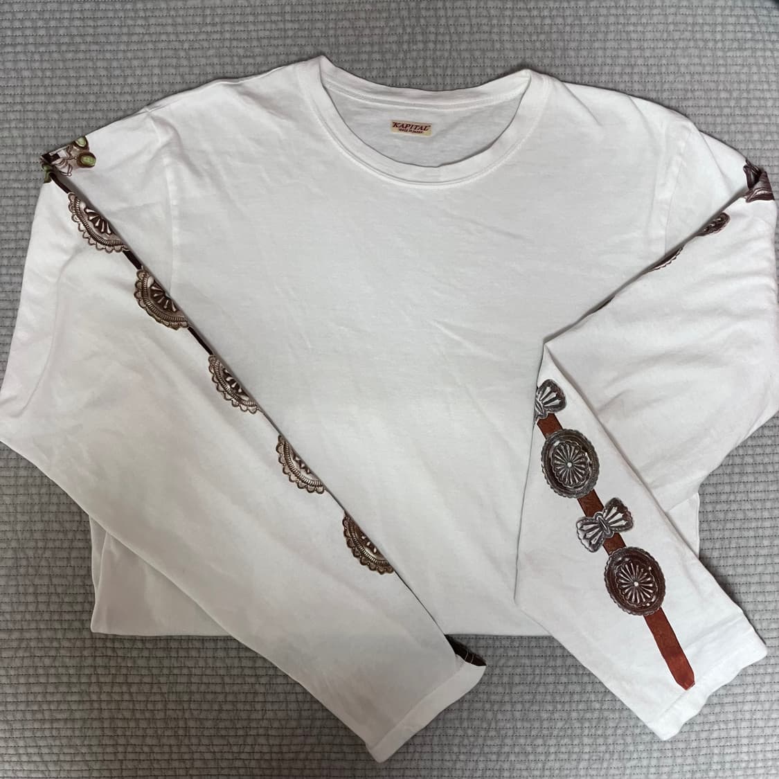 캐피탈 벨트 슬리브 긴팔티셔츠 상품이미지1