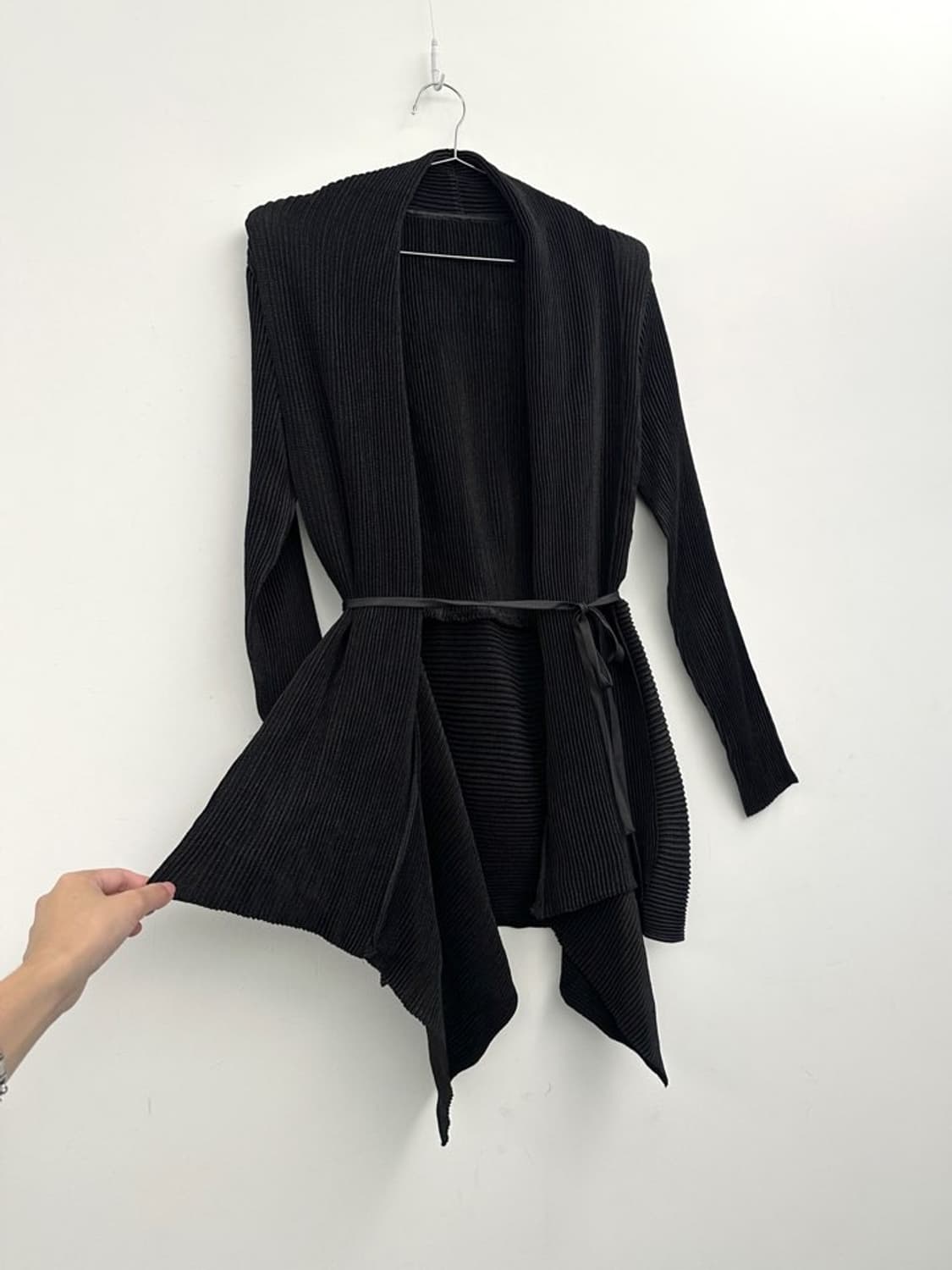 Pleats tail strap cardigan / black 상품이미지2