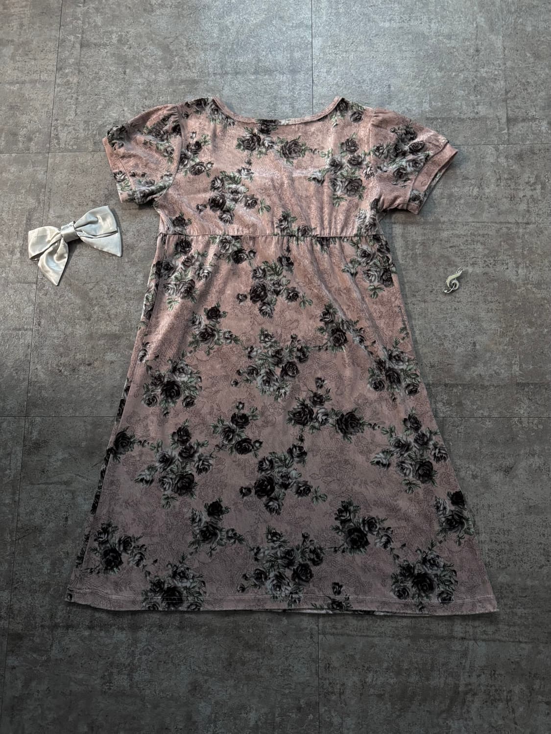 벨벳 플라워 패턴 퍼프 슬리브 원피스 상품이미지4