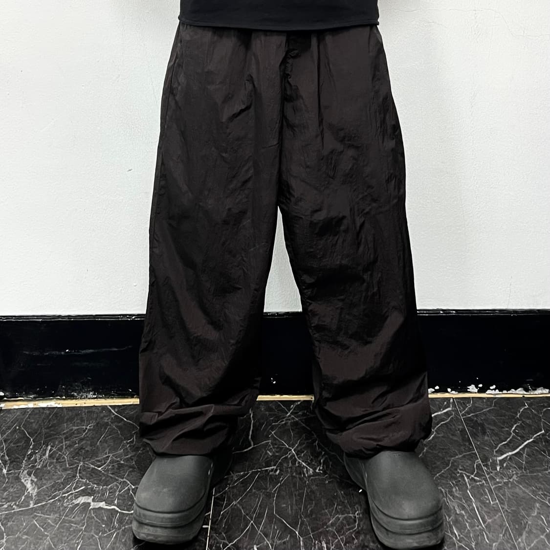 ATON 에이톤 HAND DYED 나일론 오버 트랙팬츠 상품이미지2