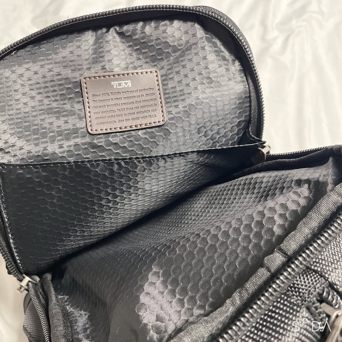 투미 알파 브라보 슬링백 상품이미지9