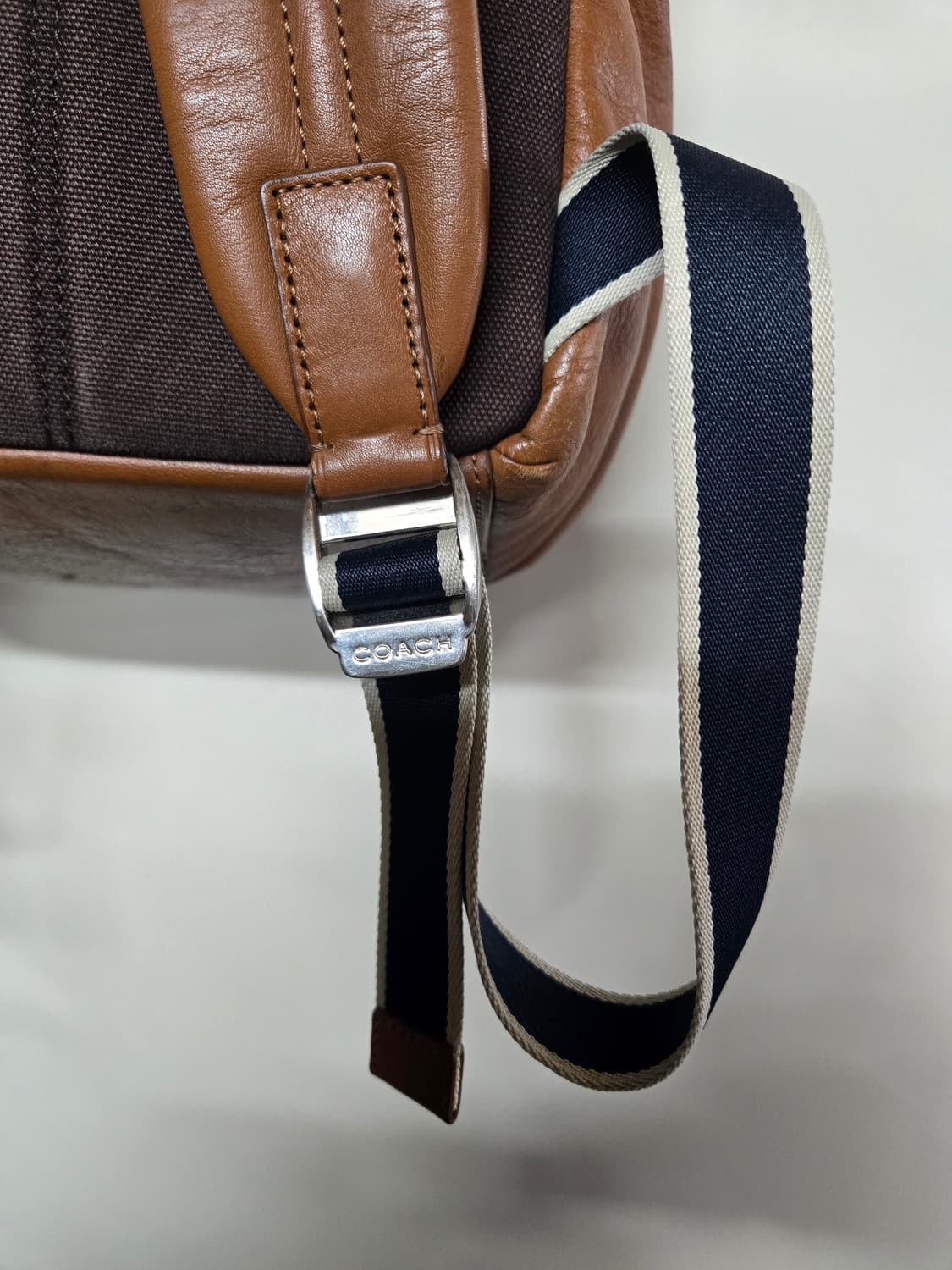 코치 가죽 백팩 브라운 상품이미지4