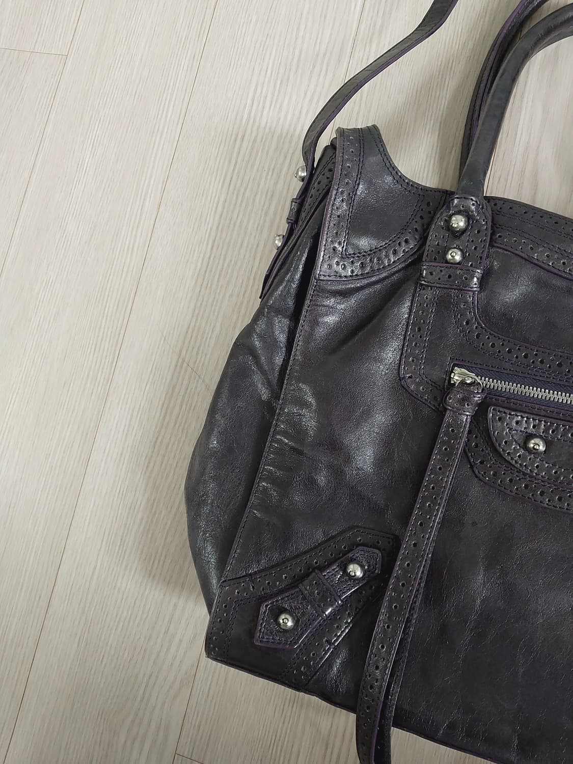 정품 발렌시아가 시티백 모터백 (착샷O) 상품이미지2