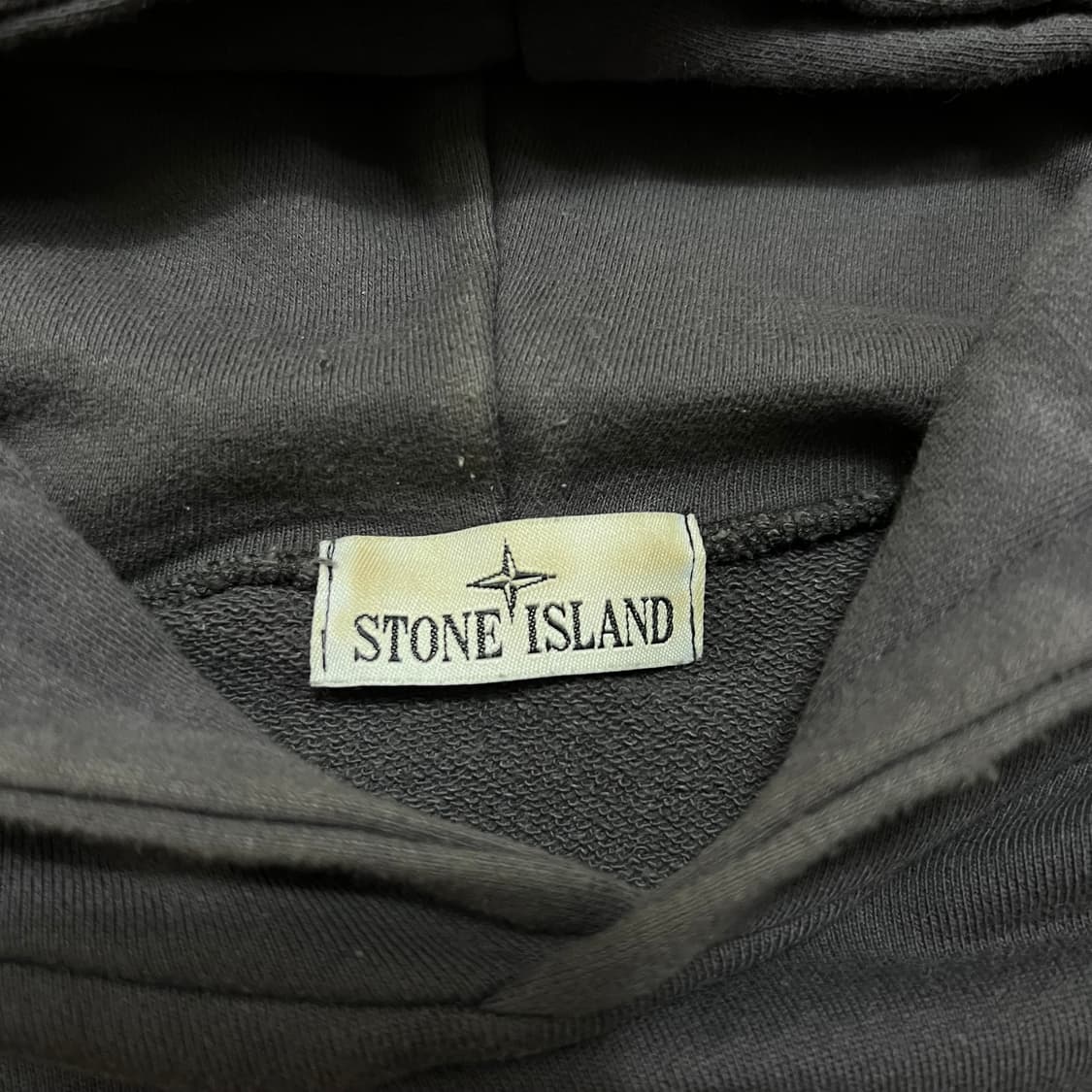 스톤아일랜드 시그니처 와펜 후드티 [차콜 그레이] L/100 상품이미지4