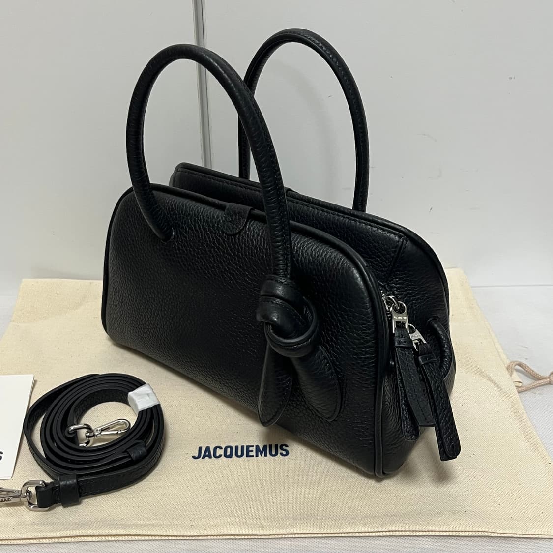 자크뮈스 25fw 투리스모 스몰 볼링백/블랙 상품이미지2